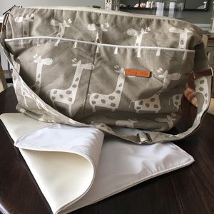 Foxy Vida Giraffe Print Diaper Bag